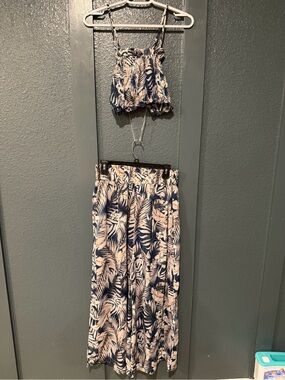 NWOT Fashion on Earth Two Piece Set Size Large